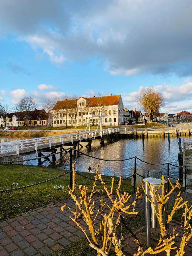 Gasthaus Hafenblick Tönning Esterno foto