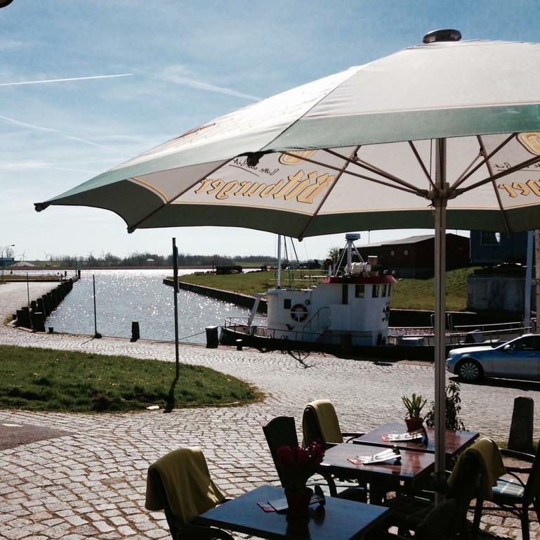 Gasthaus Hafenblick Tönning Esterno foto